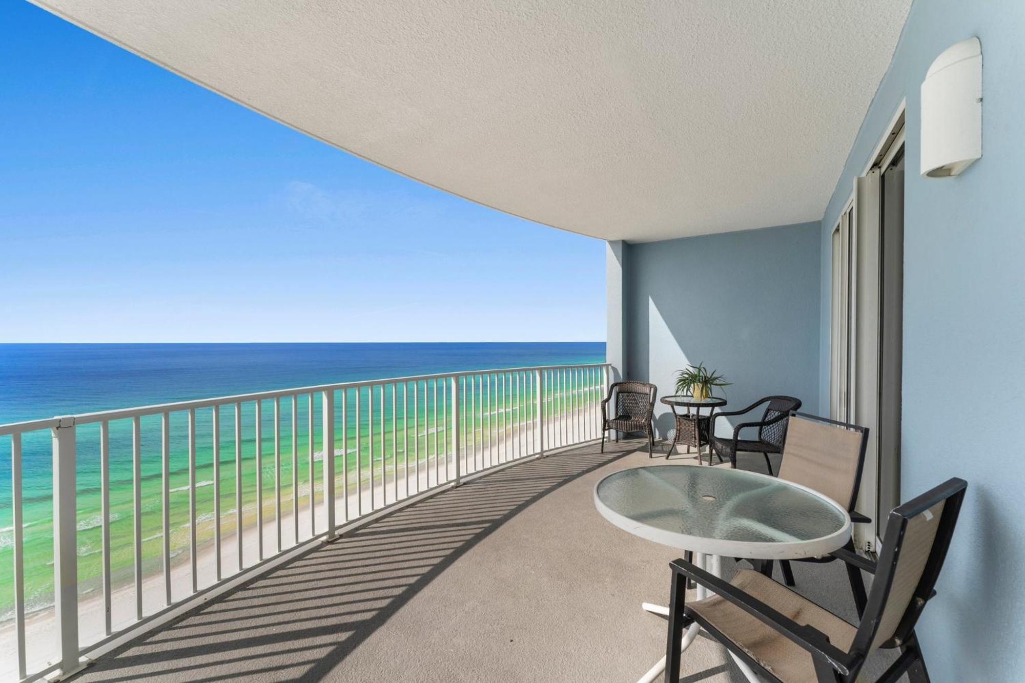 Twin Palms 1705